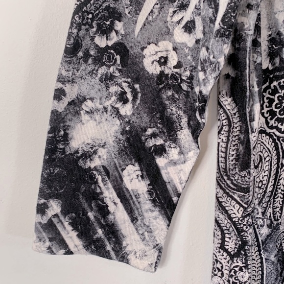 World Unity Star Ace Embellished Women’s Size M Black White Paisley Tunic Top - Picture 7 of 13